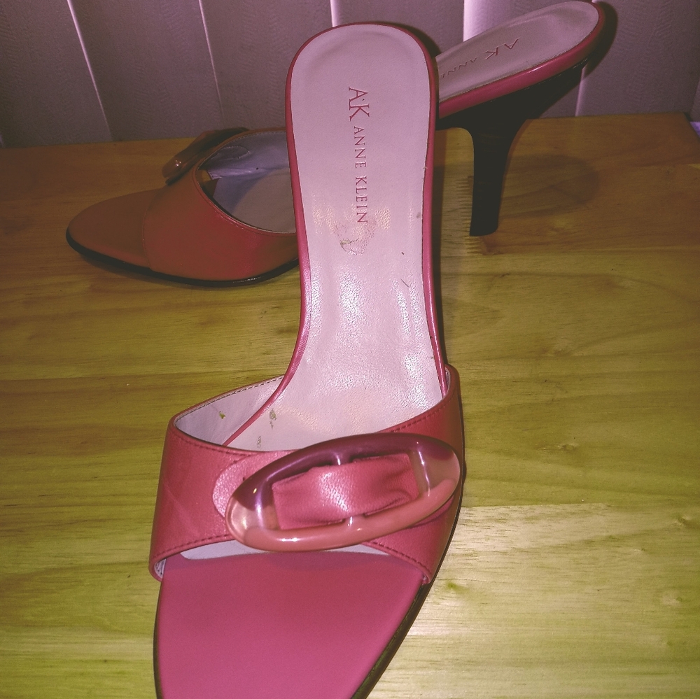 Sandal